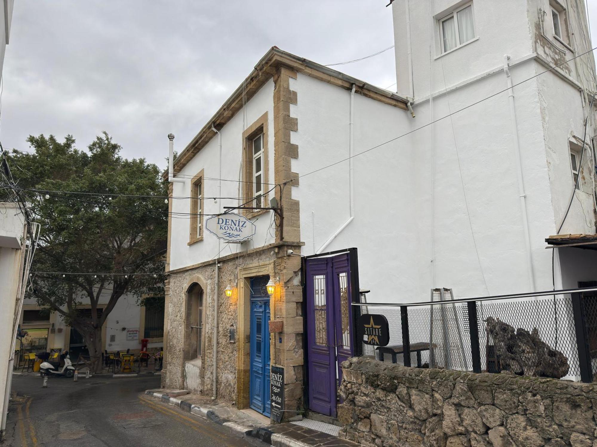 Deniz Konak Boutique Hotel Kyrenia  Exteriör bild