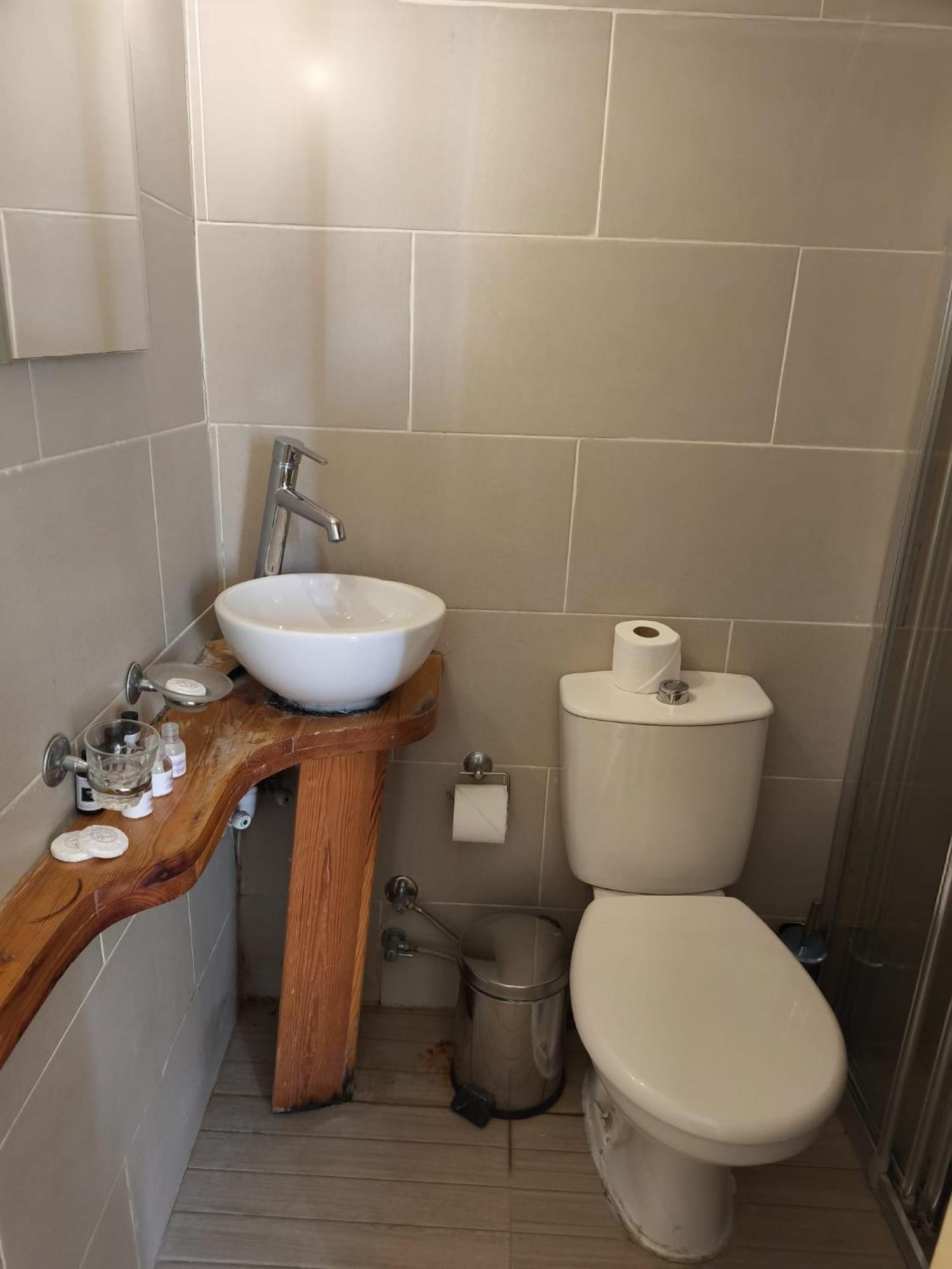 Deniz Konak Boutique Hotel Kyrenia  Rum bild